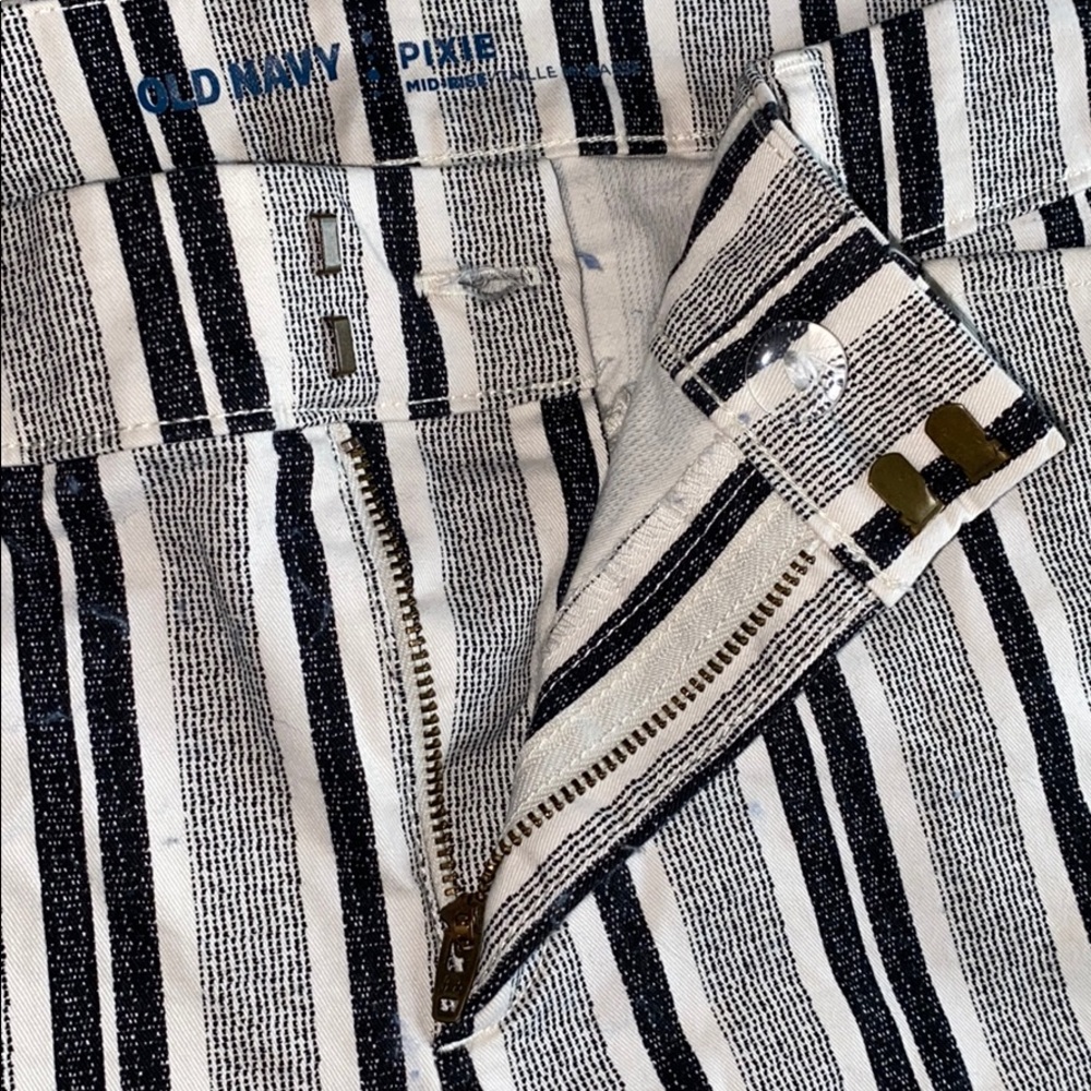 🌺Striped Shorts - Picture 3 of 5